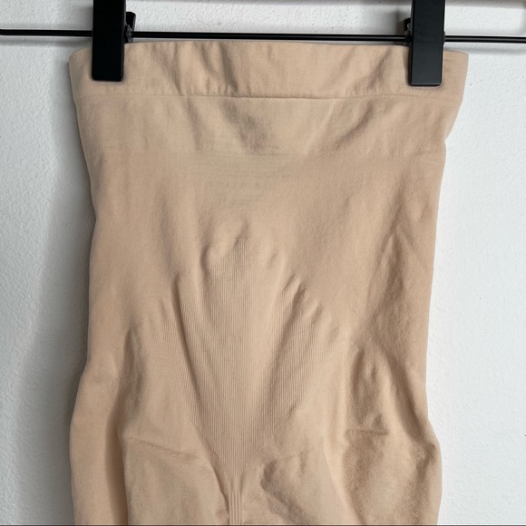 SPANX Nude High Waisted Mid Thigh Short Shape-wear Tummy-Control Seamless Small - Picture 9 of 15